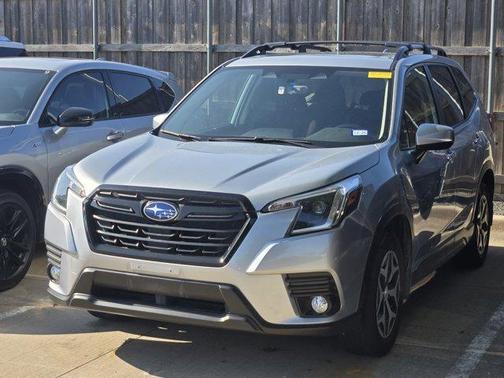 Ice Silver Metallic 2023 Subaru Forester 2.5i Premium