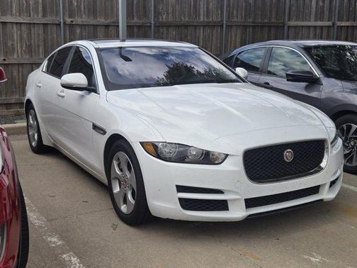 Fuji White 2018 Jaguar XE 25t