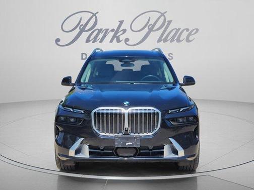 Black Sapphire Metallic 2025 BMW X7 xDrive40i