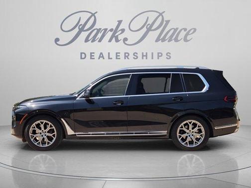 Black Sapphire Metallic 2025 BMW X7 xDrive40i
