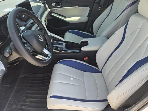 Platinum White Pearl 2026 Acura Integra w/A-Spec Package