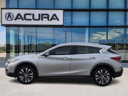 2018 INFINITI QX30 Premium