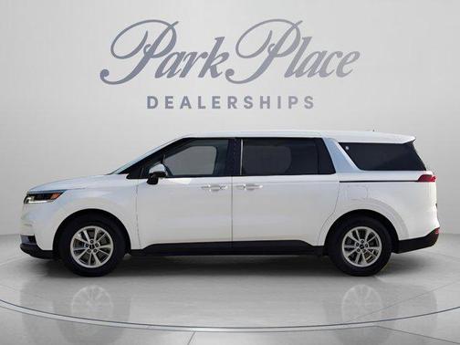 Snow White Pearl 2023 Kia Carnival LX