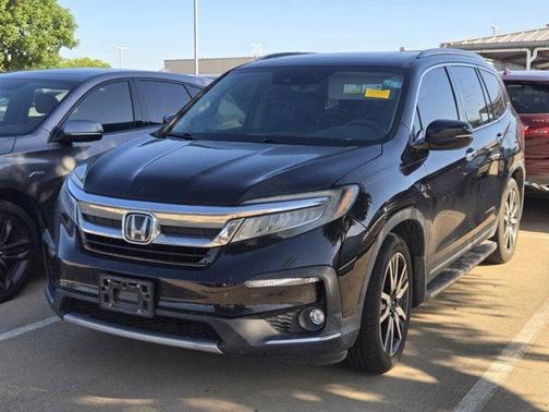 Crystal Black Pearl 2020 Honda Pilot Touring 8-Passenger