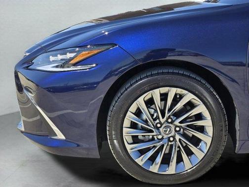 2025 Lexus ES 350 Ultra Luxury