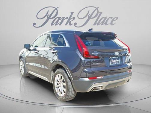Metallic 2022 Cadillac XT4 Premium Luxury