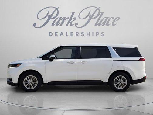 Snow White Pearl 2023 Kia Carnival LX