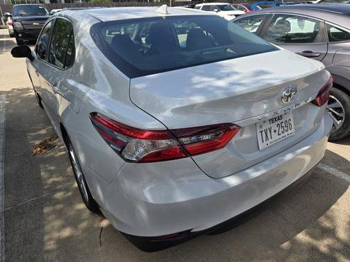 Ice 2023 Toyota Camry LE