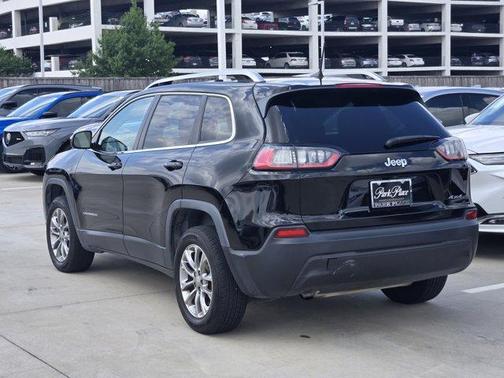 Diamond Black 2019 Jeep Cherokee Latitude Plus
