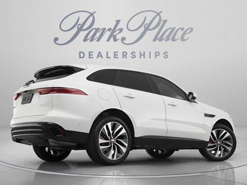 Yulong White 2021 Jaguar F-PACE S