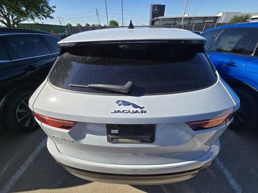 Yulong White 2021 Jaguar F-PACE S