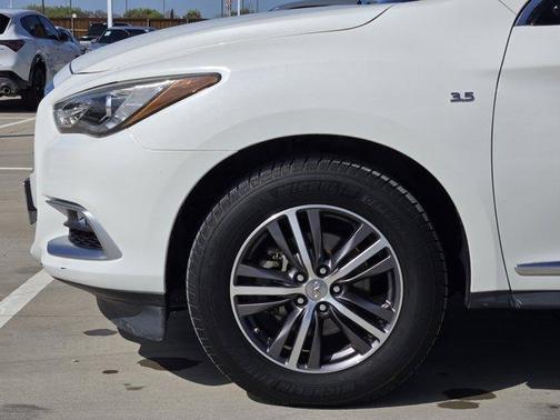 2016 INFINITI QX60 Base