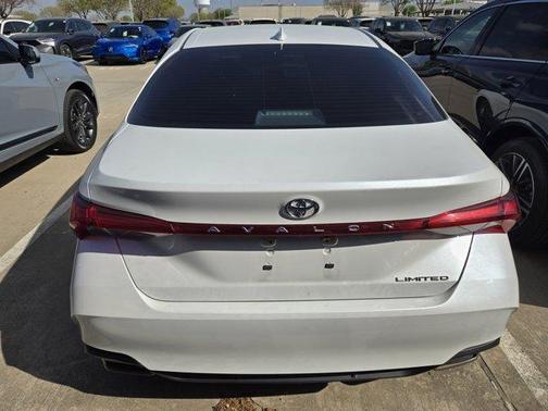 Wind Chill Pearl 2022 Toyota Avalon Limited