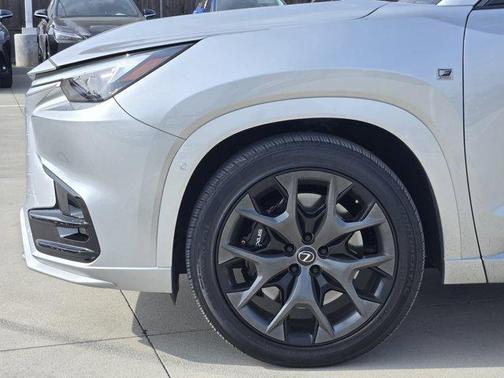 2024 Lexus TX 500h Luxury