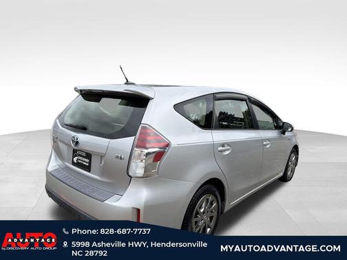 2016 Toyota Prius v Four