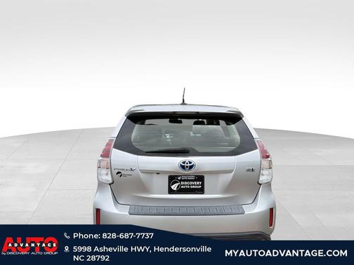 2016 Toyota Prius v Four