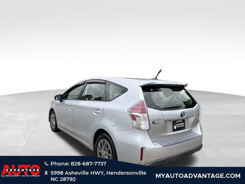 2016 Toyota Prius v Four