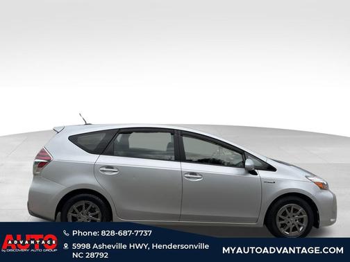 2016 Toyota Prius v Four