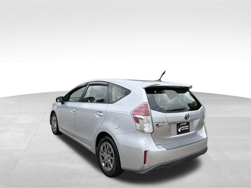 2016 Toyota Prius v Four