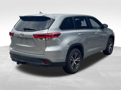 2017 Toyota Highlander LE Plus