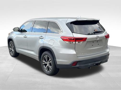 2017 Toyota Highlander LE Plus