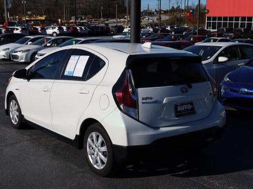 2017 Toyota Prius c Four