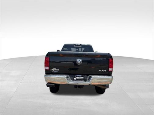 2018 RAM 2500 Big Horn Crew Cab 4x4 8' Box