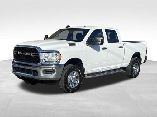 2023 RAM 2500 Tradesman Crew Cab 4x4 6'4' Box
