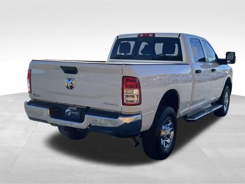 2023 RAM 2500 Tradesman Crew Cab 4x4 6'4' Box