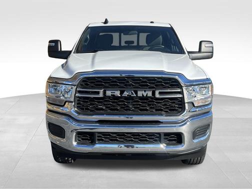 2023 RAM 2500 Tradesman Crew Cab 4x4 6'4' Box