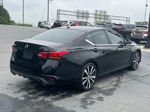 2021 Nissan Altima SR FWD