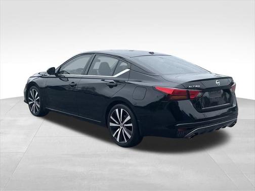 2021 Nissan Altima SR FWD