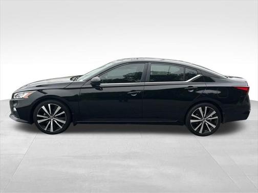 2021 Nissan Altima SR FWD