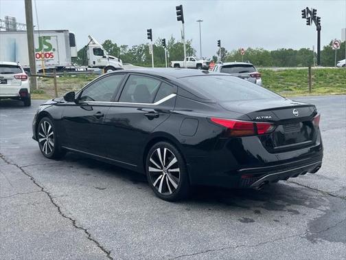 2021 Nissan Altima SR FWD