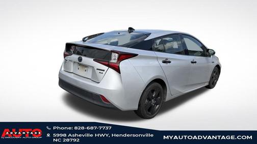 Classic Silver Metallic 2022 Toyota Prius LE