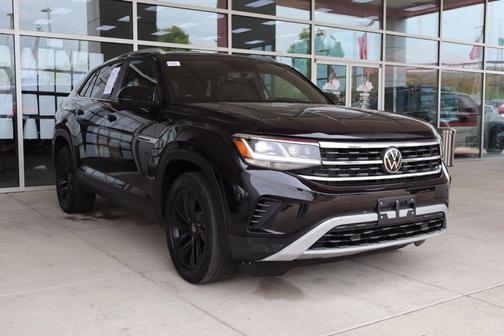 Deep Black Pearl 2021 Volkswagen Atlas Cross Sport 2.0T SE w/Technology