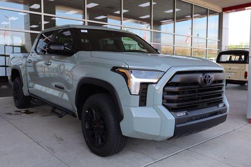 Lunar 2026 Toyota Tundra SR5