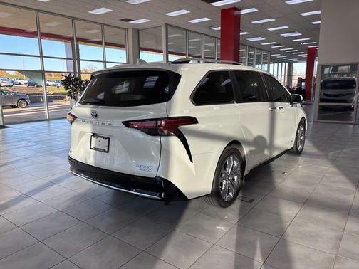 2021 Toyota Sienna Platinum 7 Passenger