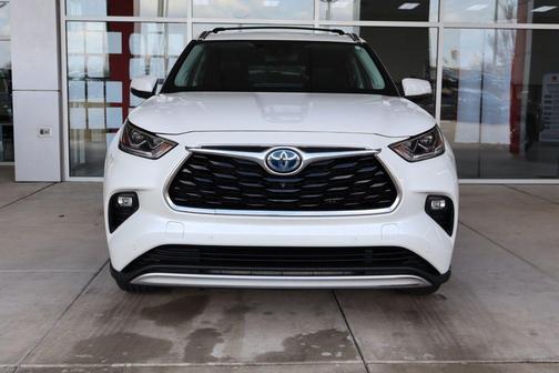 2021 Toyota Highlander Hybrid Platinum