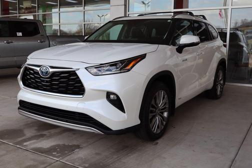 2021 Toyota Highlander Hybrid Platinum