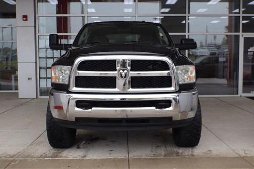 Brilliant Black Crystal Pearlcoat 2017 RAM 2500 Tradesman Crew Cab 4x4 6'4' Box