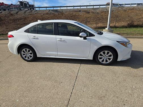 2026 Toyota Corolla Hybrid LE