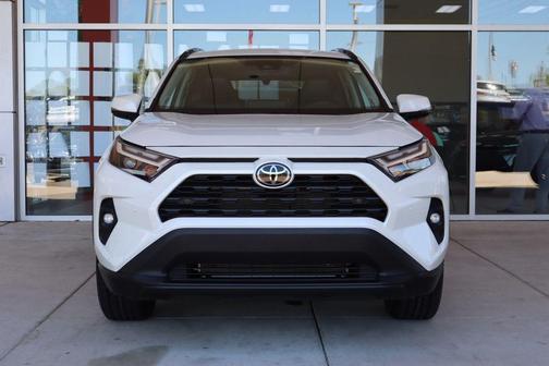 Blizzard Pearl 2022 Toyota RAV4 XLE Premium