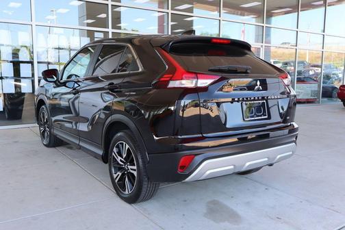 Labrador Black Pearl 2025 Mitsubishi Eclipse Cross SE