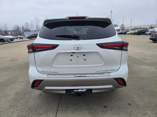 2026 Toyota Highlander Platinum