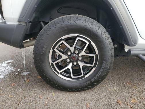 Bright White Clearcoat 2024 Jeep Wrangler Sport