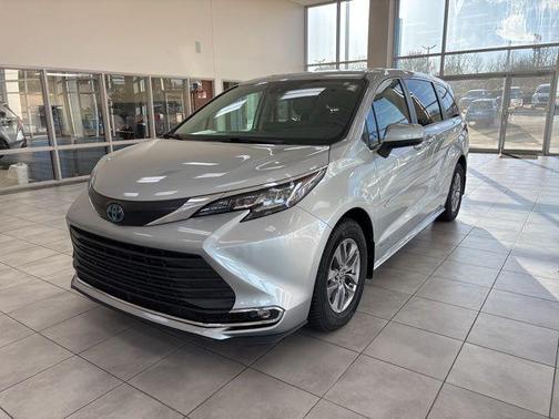 2021 Toyota Sienna XLE 7 Passenger