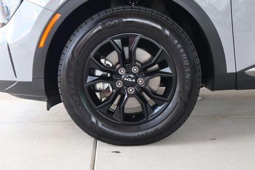 Wolf Gray/Ebony Black Roof 2023 Kia Sportage S