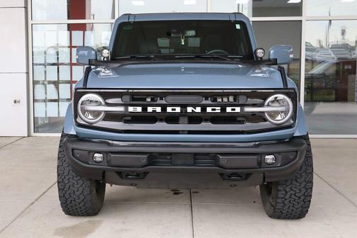 Azure Gray Metallic Tri-Coat 2023 Ford Bronco Outer Banks