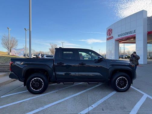2024 Toyota Tacoma Hybrid TRD Off Road